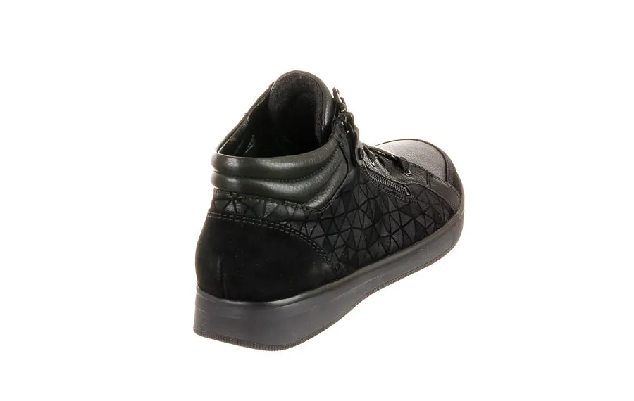 Ara Leisure Black