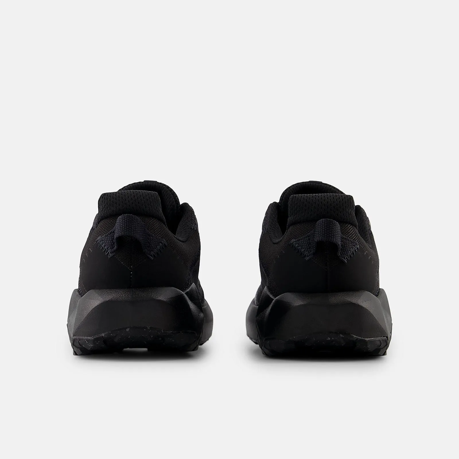 NEW BALANCE MEN'S DYNASOFT NITREL V6 TRIPLE BLACK TRAIL SHOES