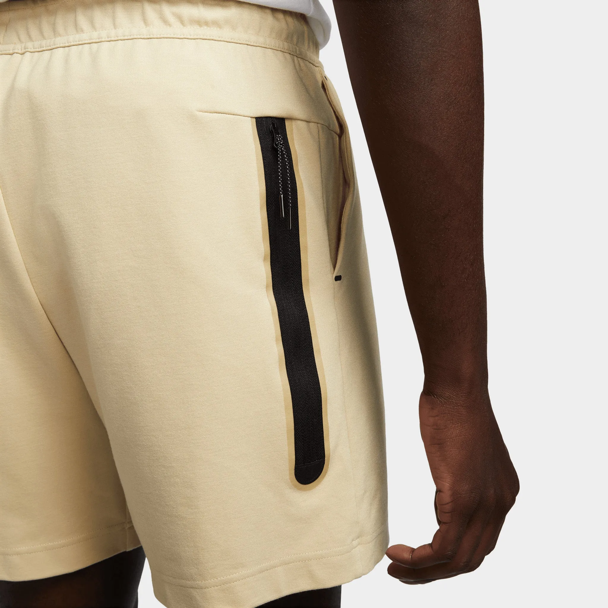 Nike Sportswear Tech Fleece Lightweight Shorts / Team Gold
