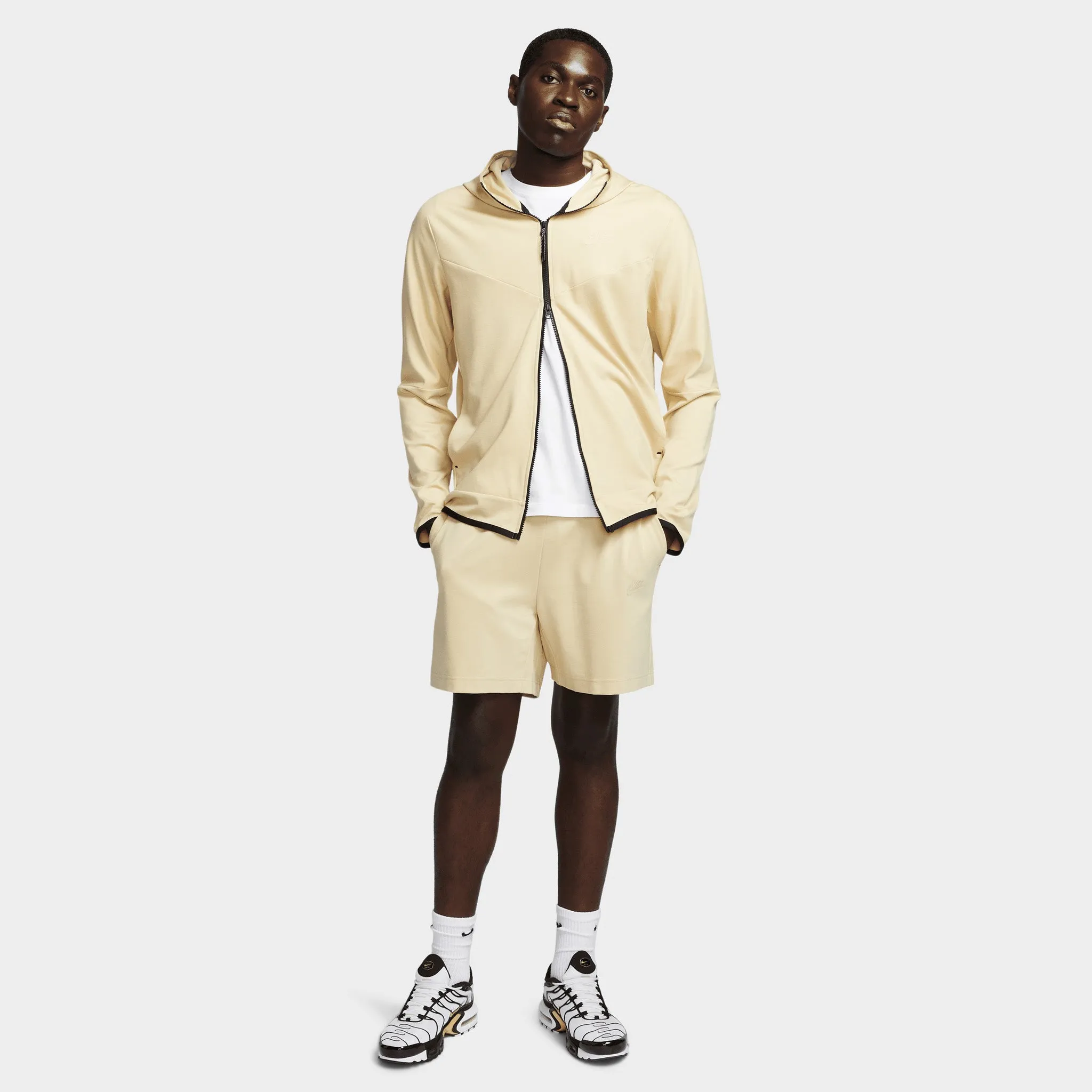 Nike Sportswear Tech Fleece Lightweight Shorts / Team Gold